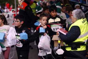 Participantes en la XI Carrera Infantil de la Navidad de Asvona