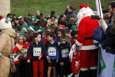 Participantes en la XI Carrera Infantil de la Navidad de Asvona