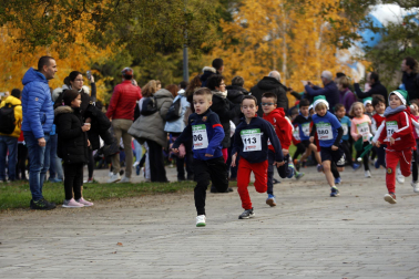 Participantes en la XI Carrera Infantil de la Navidad de Asvona