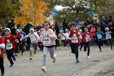 Participantes en la XI Carrera Infantil de la Navidad de Asvona