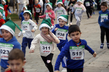 Participantes en la XI Carrera Infantil de la Navidad de Asvona
