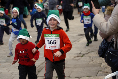 Participantes en la XI Carrera Infantil de la Navidad de Asvona