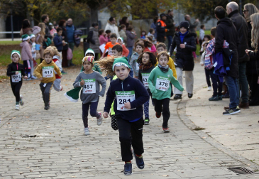 Participantes en la XI Carrera Infantil de la Navidad de Asvona