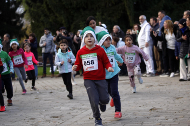 Participantes en la XI Carrera Infantil de la Navidad de Asvona
