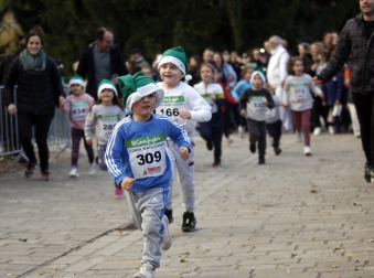 Participantes en la XI Carrera Infantil de la Navidad de Asvona