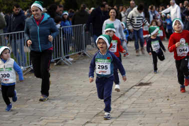 Participantes en la XI Carrera Infantil de la Navidad de Asvona