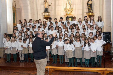 Coros participantes en el XXXV Festival de Villancicos de la Orden del Volatín en Tudela.