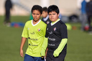 Imágenes del encuentro Amor de Dios 0 - 3 San Miguel (Aoiz) de la primera jornada del XL Torneo Interescolar.