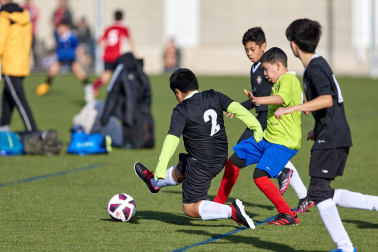 Imágenes del encuentro Amor de Dios 0 - 3 San Miguel (Aoiz) de la primera jornada del XL Torneo Interescolar.