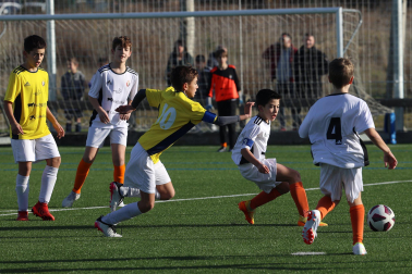 Imágenes del encuentro Ikastola Jaso 2-3 Luis Amigó de la primera jornada del XL Torneo Interescolar.