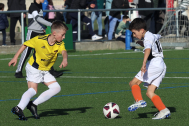 Imágenes del encuentro Ikastola Jaso 2-3 Luis Amigó de la primera jornada del XL Torneo Interescolar.