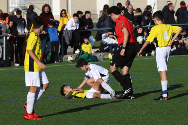 Imágenes del encuentro Ikastola Jaso 2-3 Luis Amigó de la primera jornada del XL Torneo Interescolar.