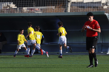 Imágenes del encuentro Ikastola Jaso 2-3 Luis Amigó de la primera jornada del XL Torneo Interescolar.