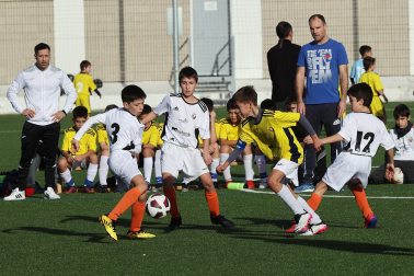 Imágenes del encuentro Ikastola Jaso 2-3 Luis Amigó de la primera jornada del XL Torneo Interescolar.