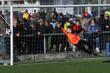 Imágenes del encuentro Ikastola Jaso 2-3 Luis Amigó de la primera jornada del XL Torneo Interescolar.