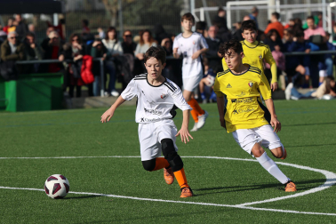 Imágenes del encuentro Ikastola Jaso 2-3 Luis Amigó de la primera jornada del XL Torneo Interescolar.