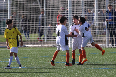 Imágenes del encuentro Ikastola Jaso 2-3 Luis Amigó de la primera jornada del XL Torneo Interescolar.