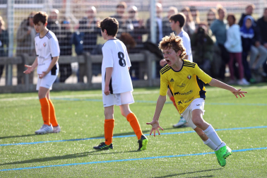 Imágenes del encuentro Ikastola Jaso 2-3 Luis Amigó de la primera jornada del XL Torneo Interescolar.