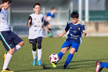 Imágenes del encuentro Teresianas 6-1 Santísimo Sacramento de la primera jornada del XL Torneo Interescolar.