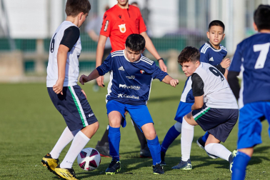Imágenes del encuentro Teresianas 6-1 Santísimo Sacramento de la primera jornada del XL Torneo Interescolar.