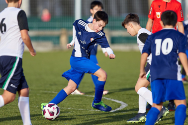 Imágenes del encuentro Teresianas 6-1 Santísimo Sacramento de la primera jornada del XL Torneo Interescolar.