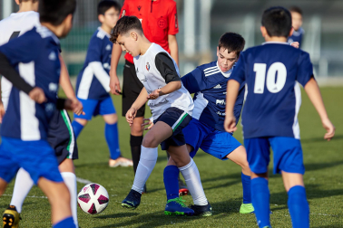 Imágenes del encuentro Teresianas 6-1 Santísimo Sacramento de la primera jornada del XL Torneo Interescolar.
