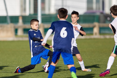 Imágenes del encuentro Teresianas 6-1 Santísimo Sacramento de la primera jornada del XL Torneo Interescolar.