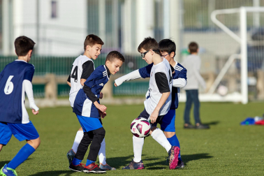 Imágenes del encuentro Teresianas 6-1 Santísimo Sacramento de la primera jornada del XL Torneo Interescolar.