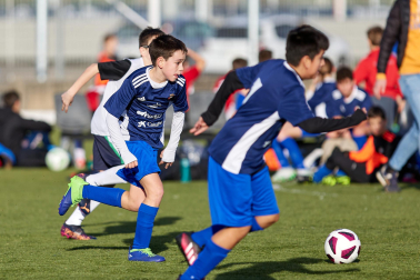 Imágenes del encuentro Teresianas 6-1 Santísimo Sacramento de la primera jornada del XL Torneo Interescolar.