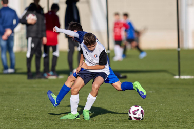 Imágenes del encuentro Teresianas 6-1 Santísimo Sacramento de la primera jornada del XL Torneo Interescolar.