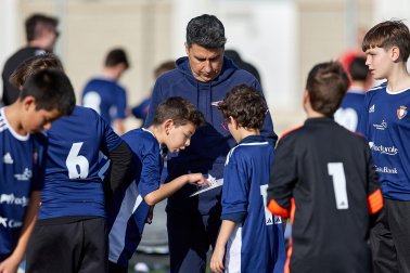 Imágenes del encuentro El Lago Mendillorri 3-0 Esclavas Sº Corazón de la primera jornada del XL Torneo Interescolar.