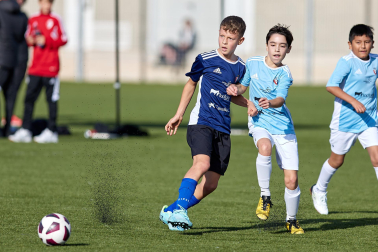 Imágenes del encuentro El Lago Mendillorri 3-0 Esclavas Sº Corazón de la primera jornada del XL Torneo Interescolar.