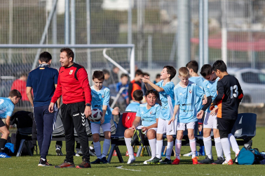 Imágenes del encuentro El Lago Mendillorri 3-0 Esclavas Sº Corazón de la primera jornada del XL Torneo Interescolar.