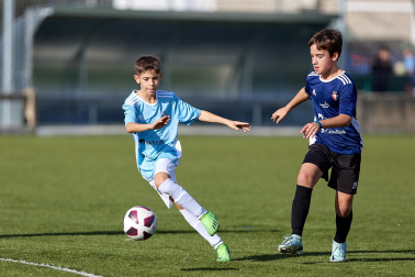 Imágenes del encuentro El Lago Mendillorri 3-0 Esclavas Sº Corazón de la primera jornada del XL Torneo Interescolar.