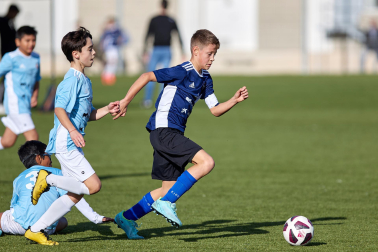 Imágenes del encuentro El Lago Mendillorri 3-0 Esclavas Sº Corazón de la primera jornada del XL Torneo Interescolar.