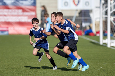 Imágenes del encuentro El Lago Mendillorri 3-0 Esclavas Sº Corazón de la primera jornada del XL Torneo Interescolar.