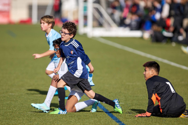 Imágenes del encuentro El Lago Mendillorri 3-0 Esclavas Sº Corazón de la primera jornada del XL Torneo Interescolar.