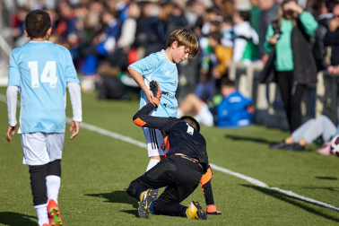 Imágenes del encuentro El Lago Mendillorri 3-0 Esclavas Sº Corazón de la primera jornada del XL Torneo Interescolar.