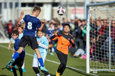 Imágenes del encuentro El Lago Mendillorri 3-0 Esclavas Sº Corazón de la primera jornada del XL Torneo Interescolar.