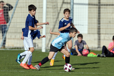 Imágenes del encuentro San Juan de la Cadena 0-4 Sagrado Corazón de la primera jornada del XL Torneo Interescolar.