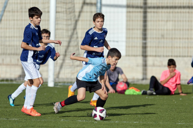 Imágenes del encuentro San Juan de la Cadena 0-4 Sagrado Corazón de la primera jornada del XL Torneo Interescolar.