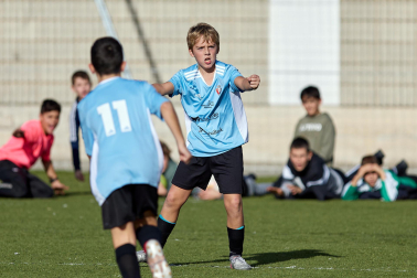 Imágenes del encuentro San Juan de la Cadena 0-4 Sagrado Corazón de la primera jornada del XL Torneo Interescolar.