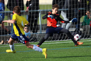 Imágenes del encuentro El Redín 2-1 San Pedro de la primera jornada del XL Torneo Interescolar.
