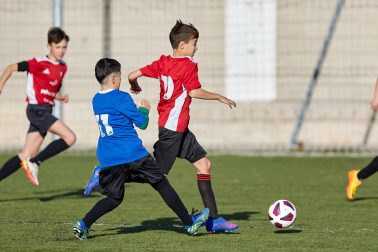 Imágenes del encuentro Puente La Reina Gares 4-0 Maristas de la primera jornada del XL Torneo Interescolar.