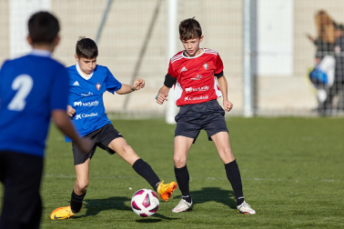 Imágenes del encuentro Puente La Reina Gares 4-0 Maristas de la primera jornada del XL Torneo Interescolar.