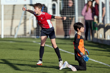 Imágenes del encuentro Puente La Reina Gares 4-0 Maristas de la primera jornada del XL Torneo Interescolar.