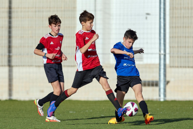 Imágenes del encuentro Puente La Reina Gares 4-0 Maristas de la primera jornada del XL Torneo Interescolar.