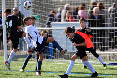 Imágenes del encuentro Elorri 1-1 Ezkaba Ik.de la primera jornada del XL Torneo Interescolar