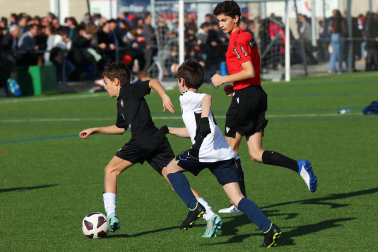 Imágenes del encuentro Elorri 1-1 Ezkaba Ik.de la primera jornada del XL Torneo Interescolar