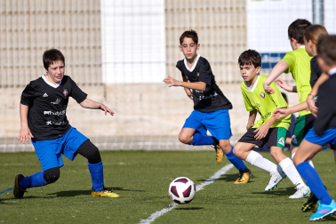Imágenes del encuentro San Fermin Ik. 1-3 Buztintxuri de la primera jornada del XL Torneo Interescolar.